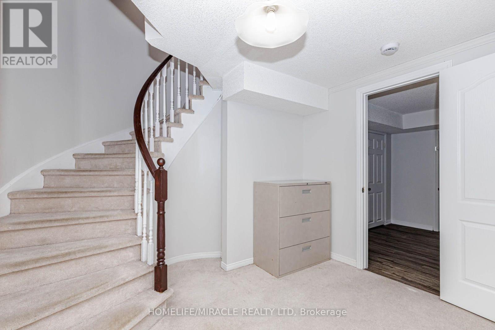 955 Bristol Road W Property Photo 38