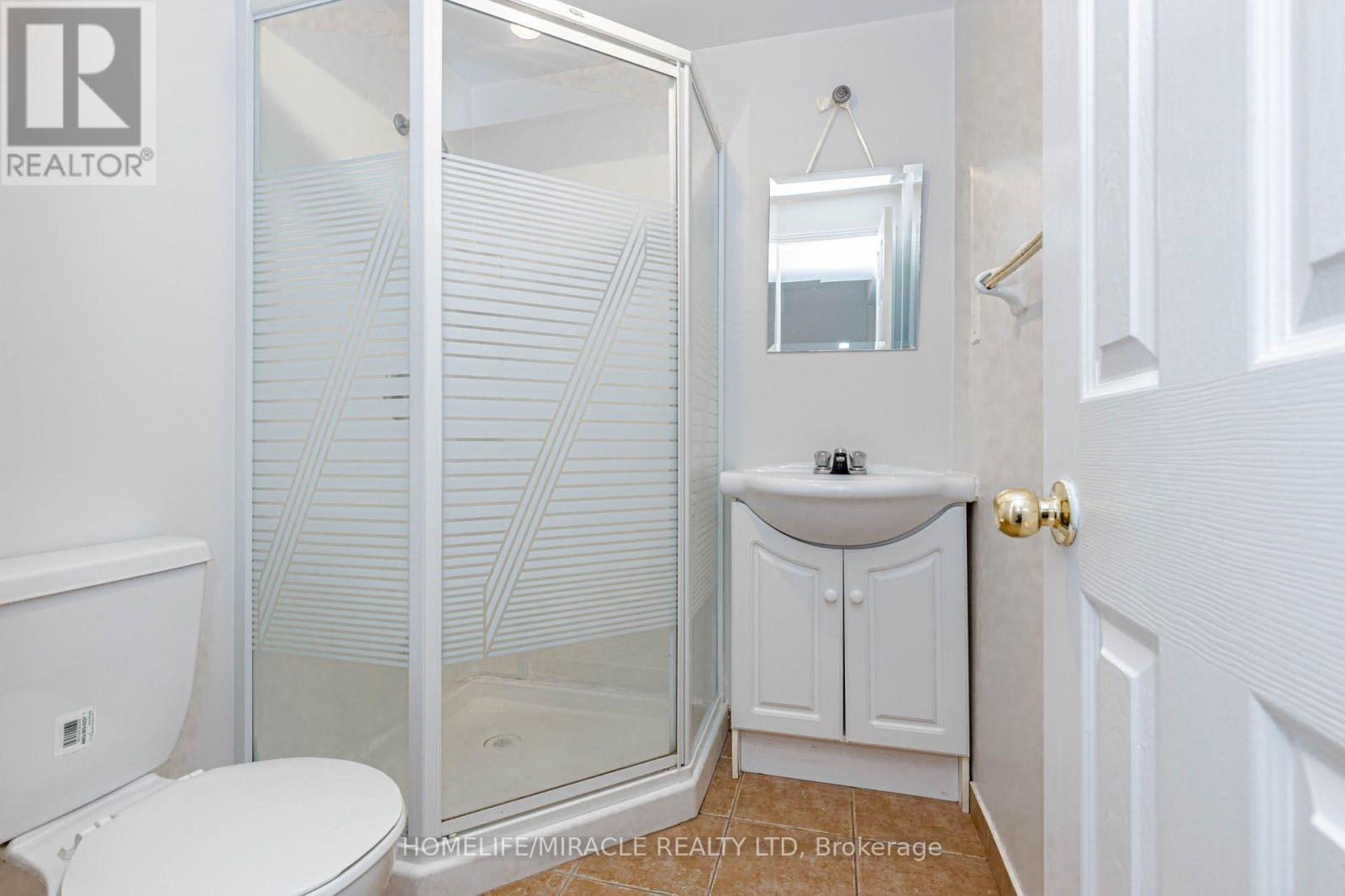 955 Bristol Road W Property Photo 46