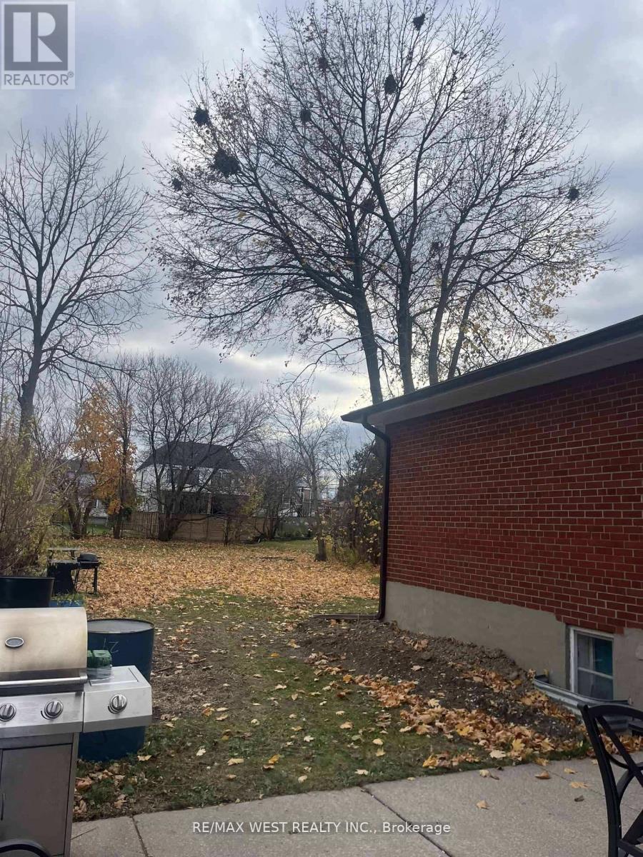 B1 - 35 Lilywood Road Property Photo 12