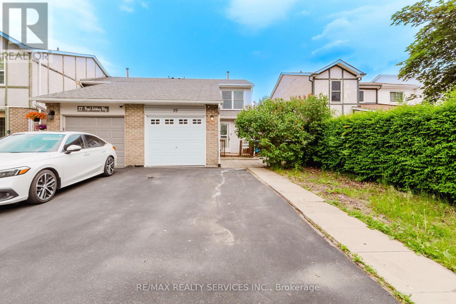 75 Royal Salisbury Way Property Photo 1
