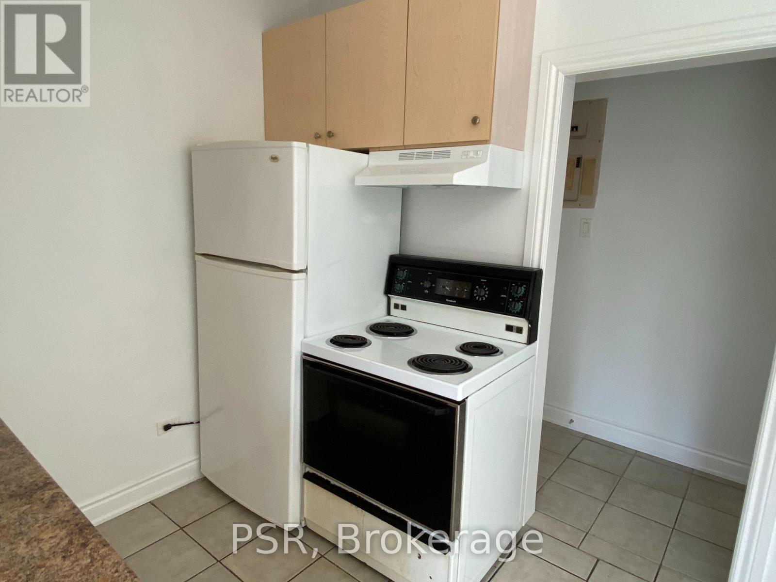 2 - 3110 Lake Shore Boulevard W Property Photo 4