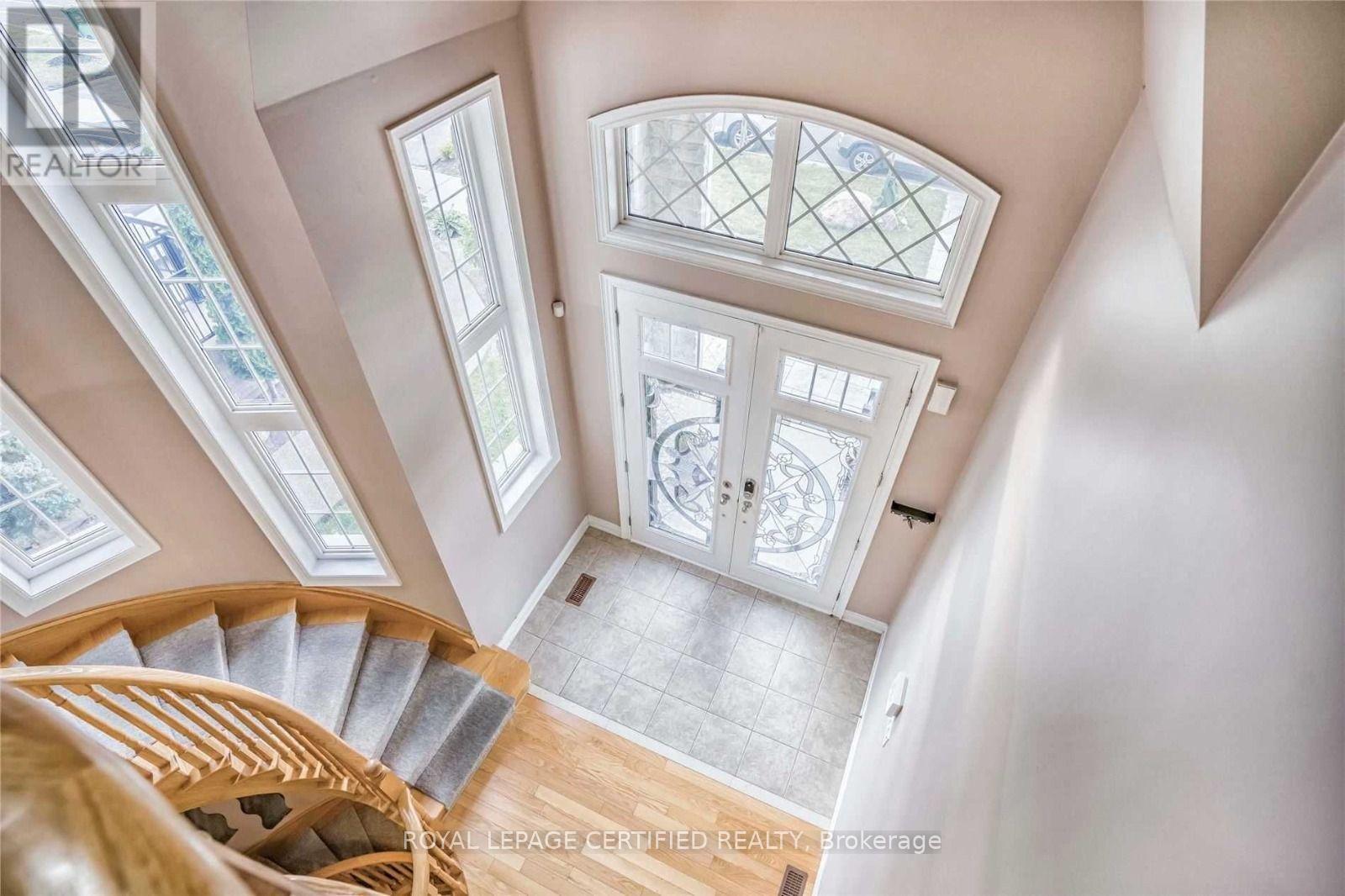 3274 Erin Centre Boulevard Property Photo 6