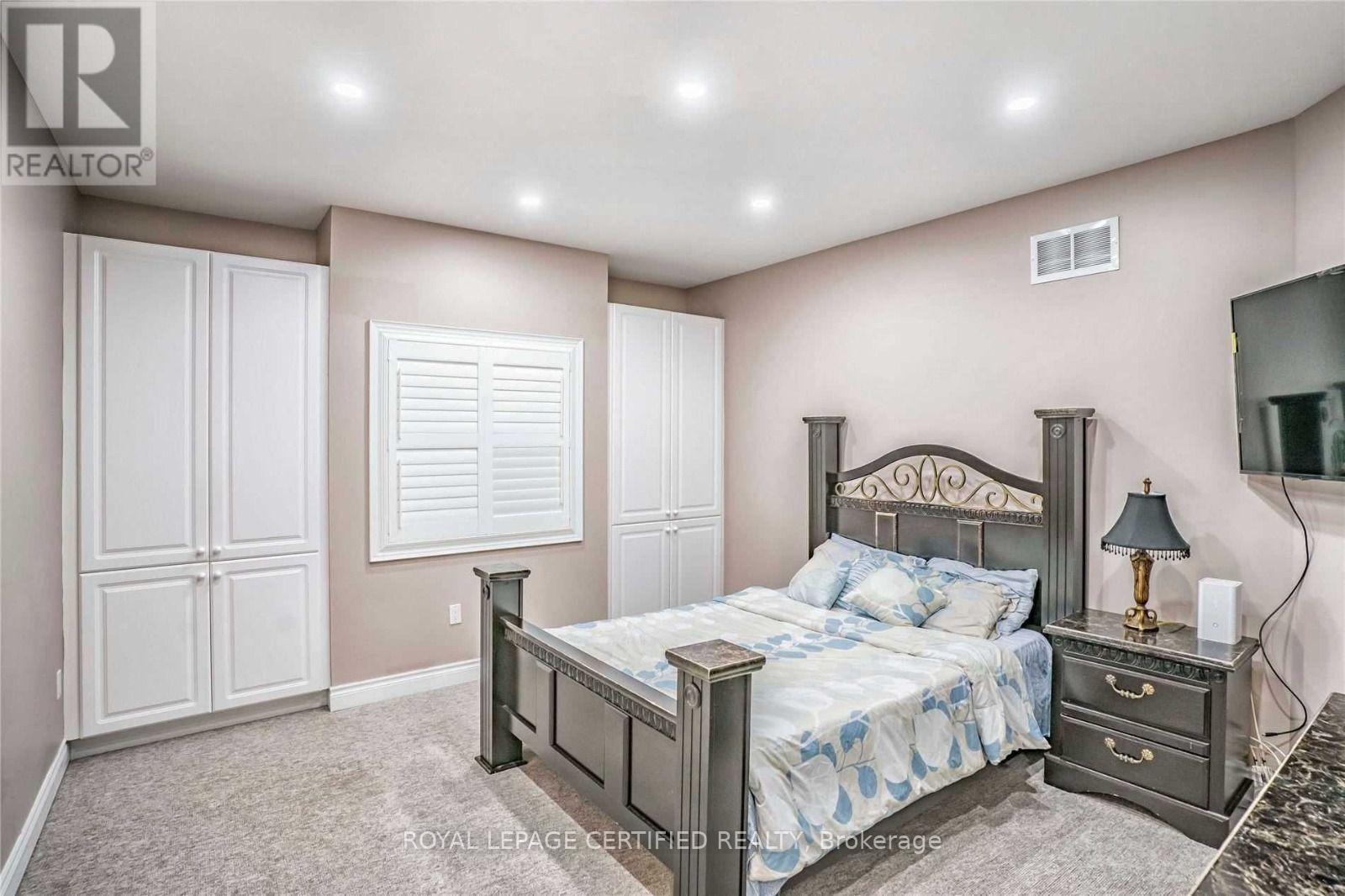 3274 Erin Centre Boulevard Property Photo 30