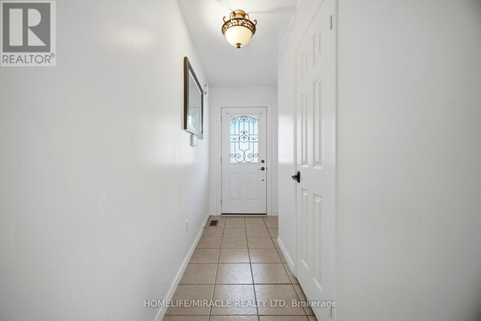 45 Ridgefield Court Property Photo 5