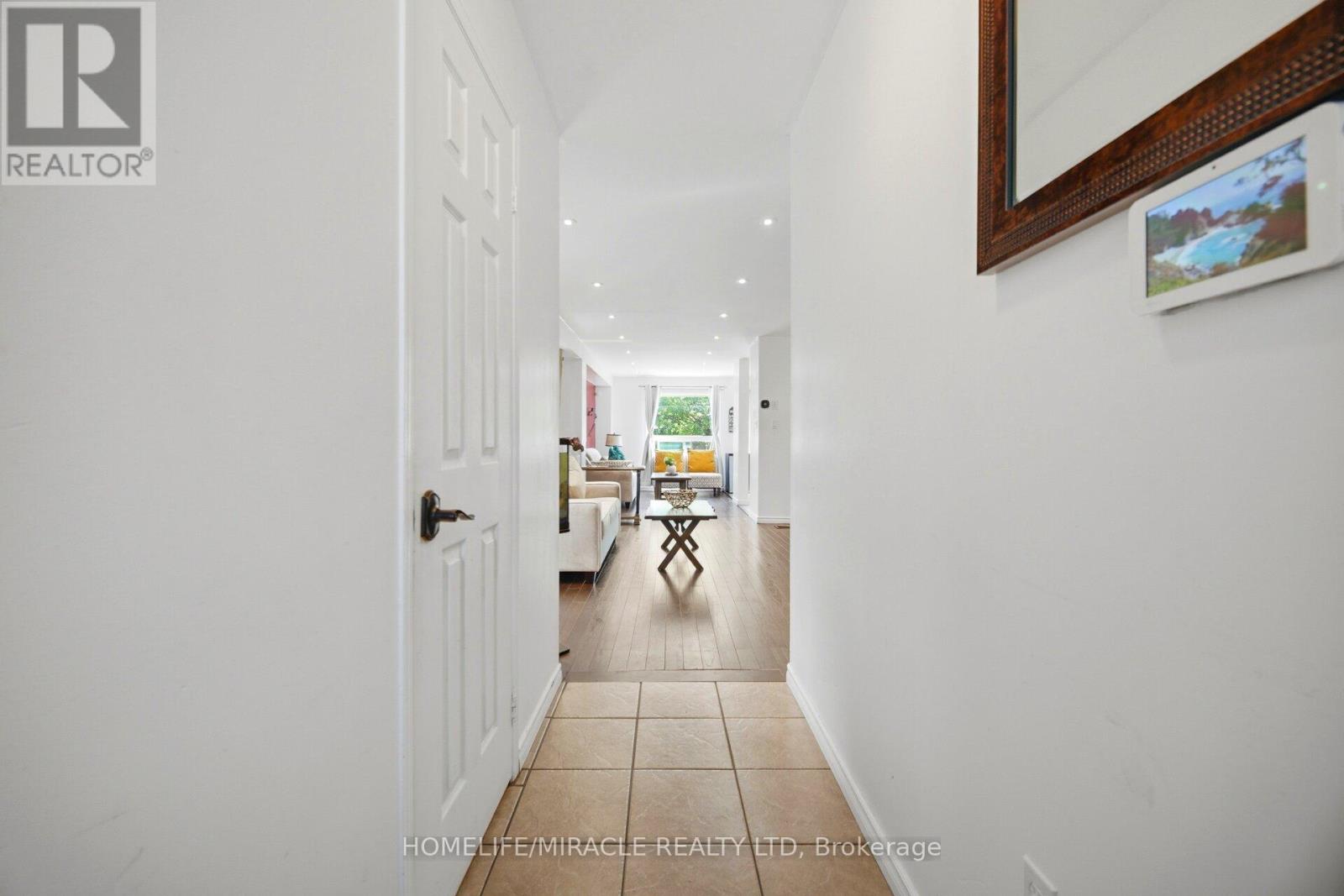 45 Ridgefield Court Property Photo 6