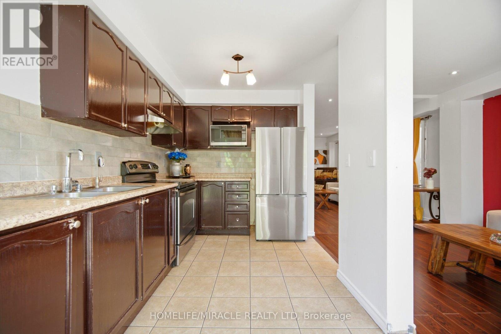 45 Ridgefield Court Property Photo 17