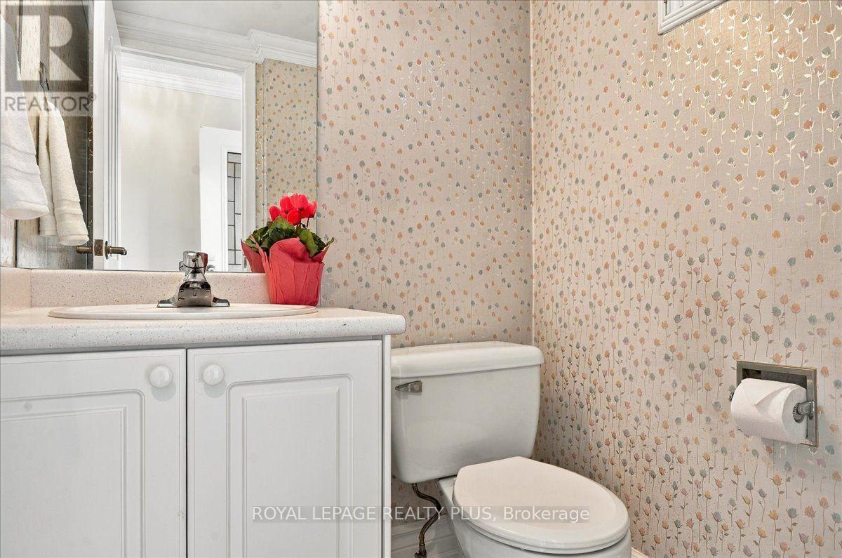 4 - 1951 Rathburn Road E Property Photo 14