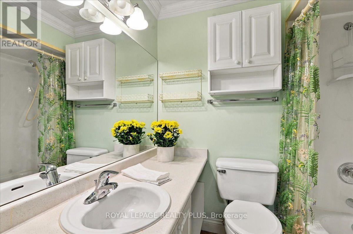 4 - 1951 Rathburn Road E Property Photo 28