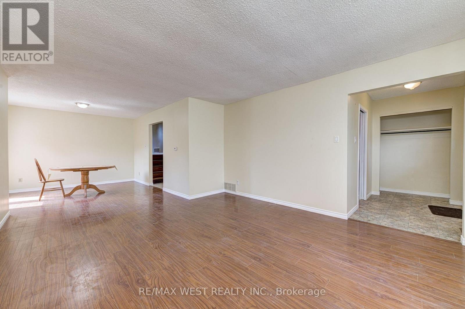 Upper Lvl - 18 Glenforest Road Property Photo 11