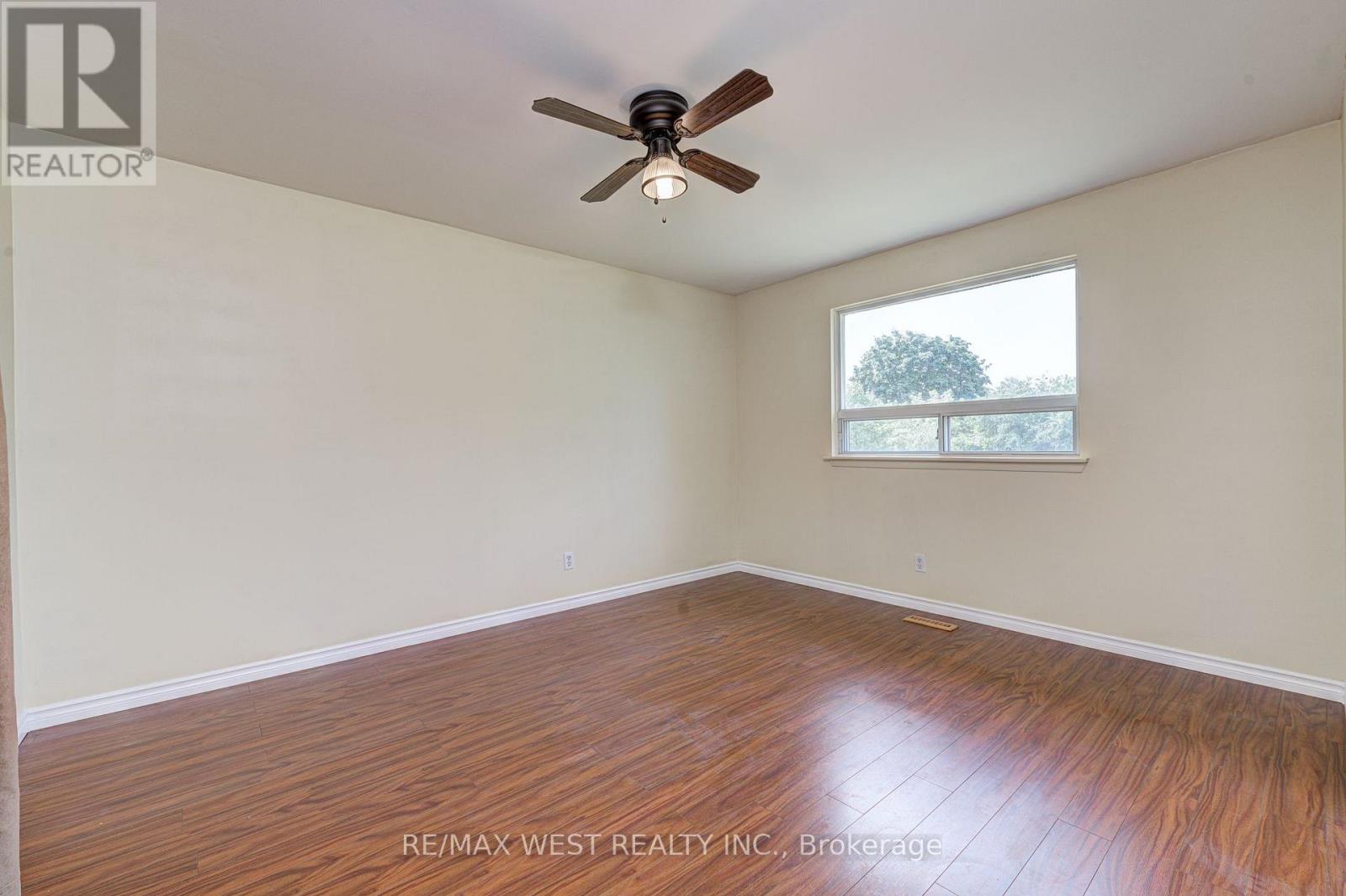 Upper Lvl - 18 Glenforest Road Property Photo 12