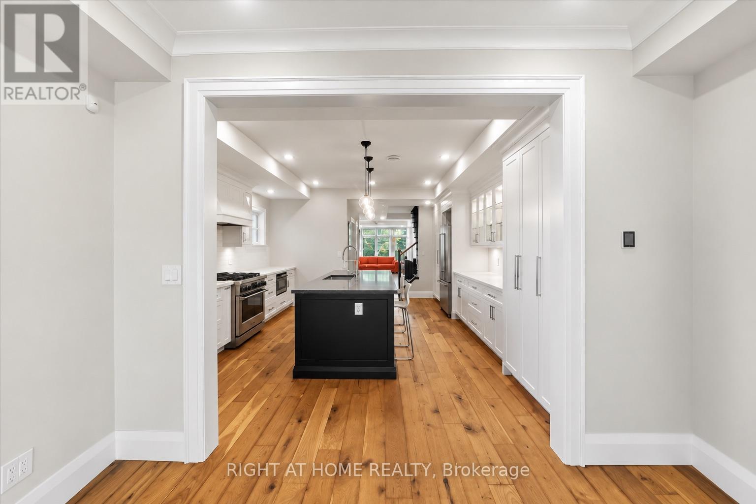 79 Wilson Street E Property Photo 8