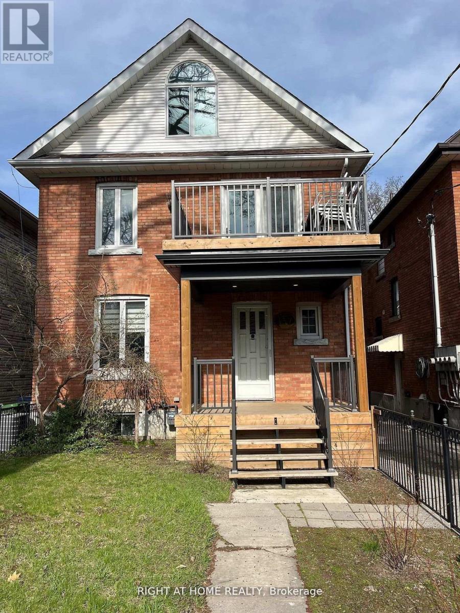 157 MEDLAND STREET S Property Photo 1