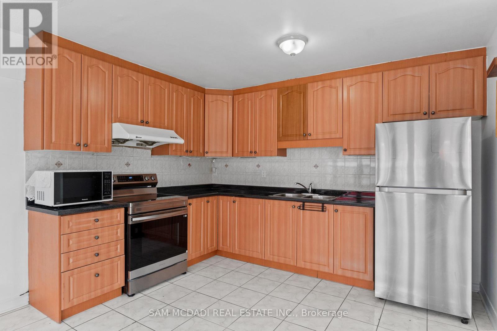 3 - 2922 Islington Avenue Property Photo 5