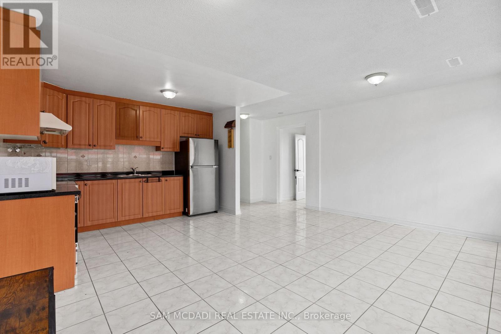 3 - 2922 Islington Avenue Property Photo 6