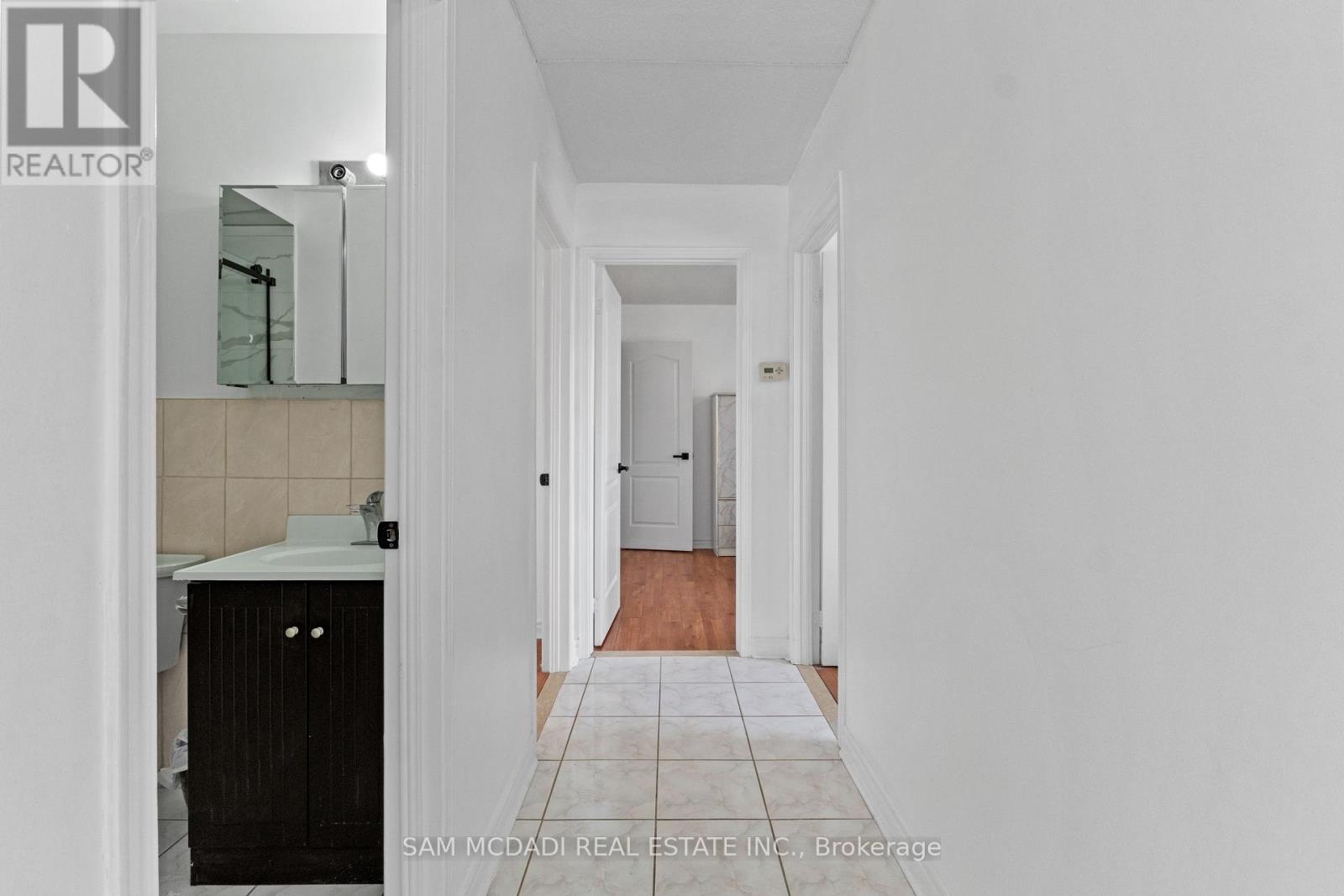 3 - 2922 Islington Avenue Property Photo 7