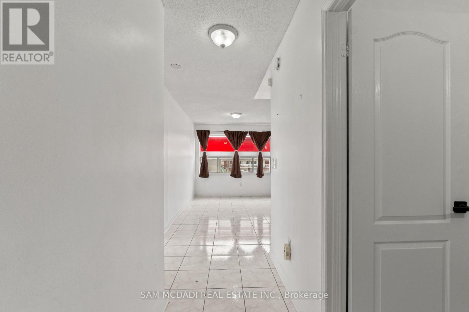 3 - 2922 Islington Avenue Property Photo 9