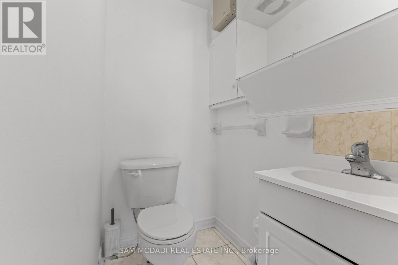 3 - 2922 Islington Avenue Property Photo 12