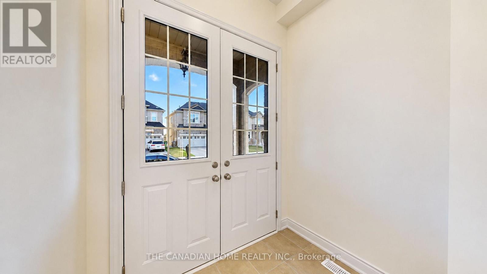 70 Stratford Drive Property Photo 4