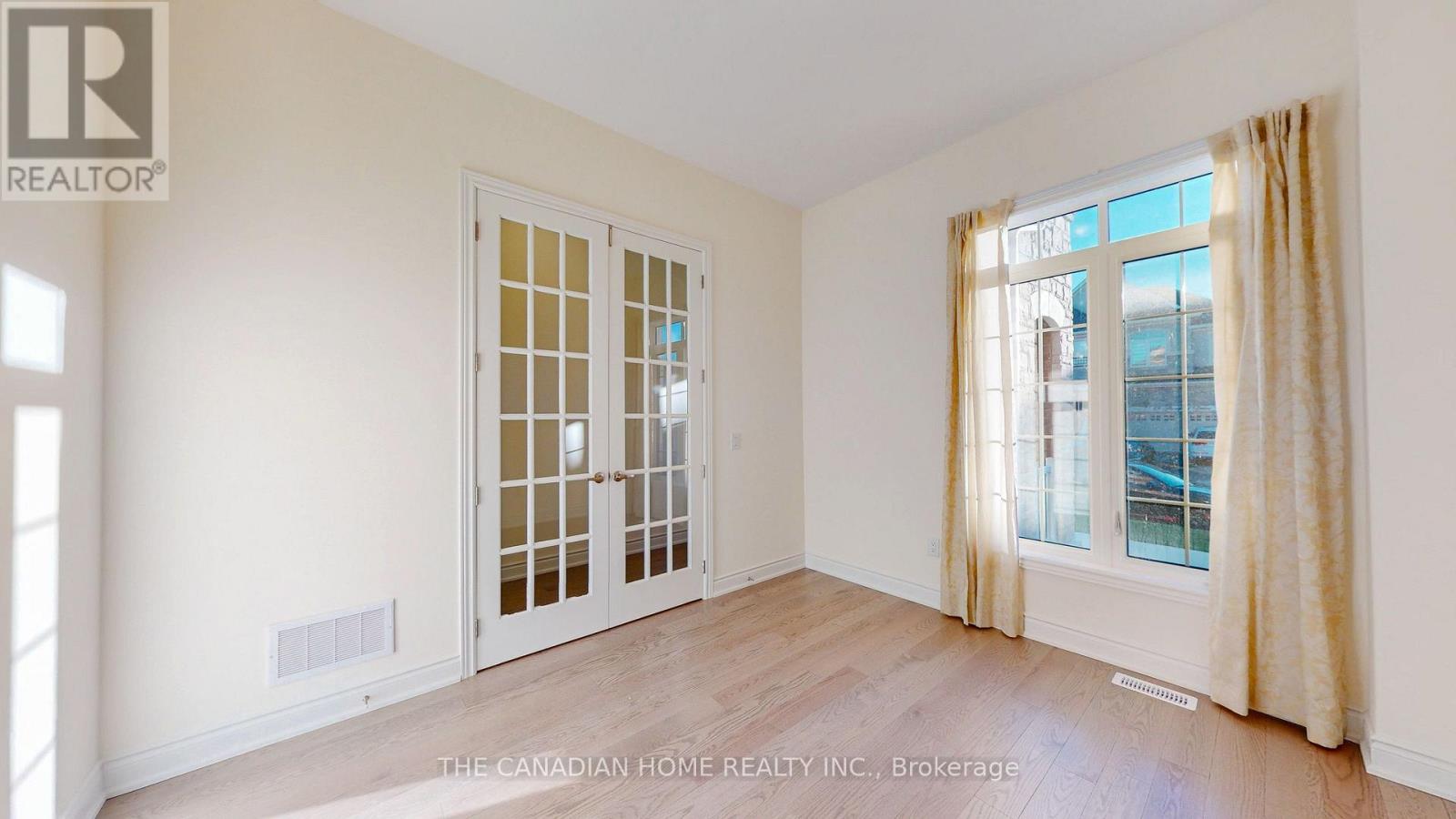 70 Stratford Drive Property Photo 6