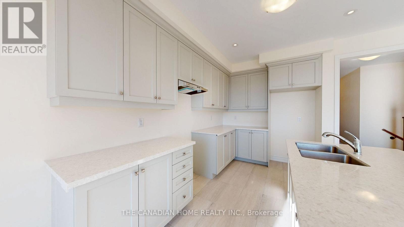 27 Stratford Drive Property Photo 10