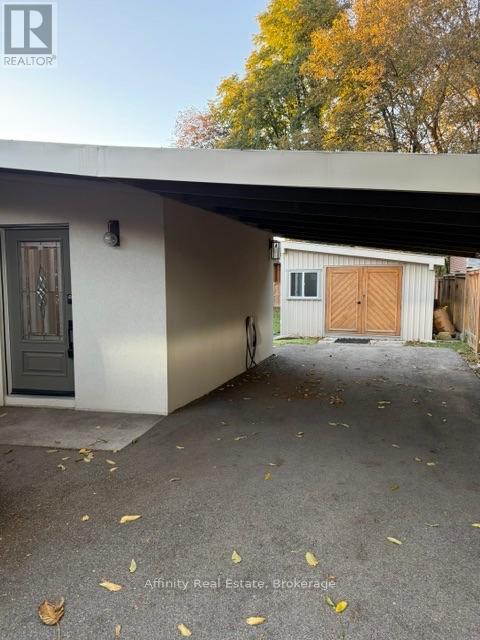 121 Paisley Boulevard E Property Photo 2