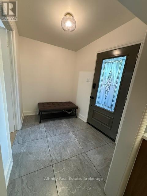 121 Paisley Boulevard E Property Photo 3