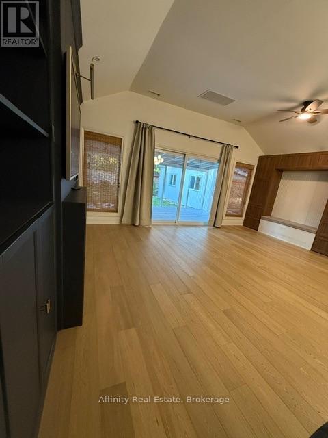 121 Paisley Boulevard E Property Photo 15