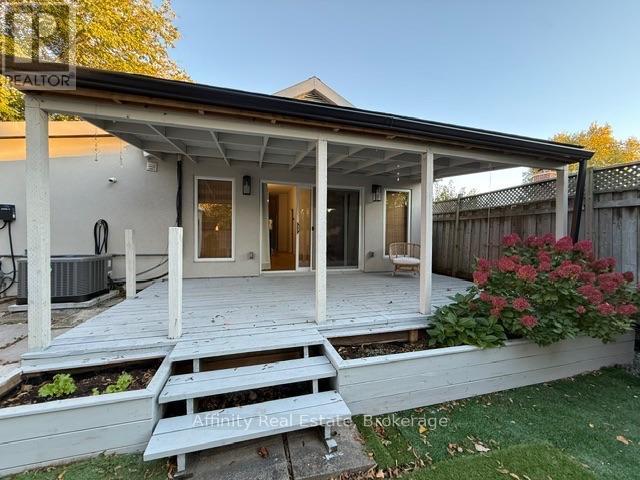 121 Paisley Boulevard E Property Photo 21