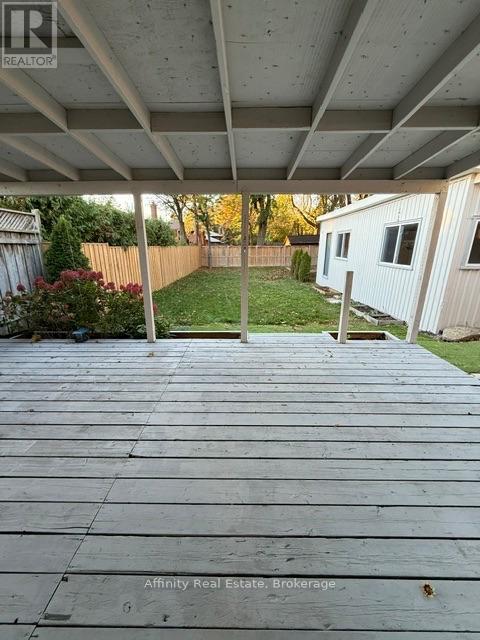 121 Paisley Boulevard E Property Photo 22