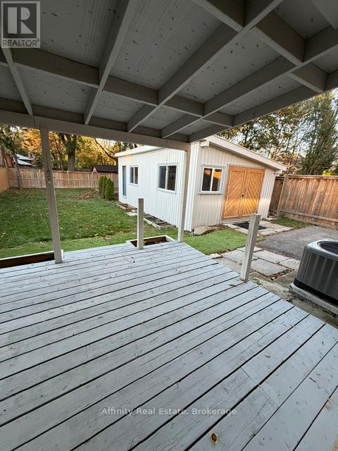 121 Paisley Boulevard E Property Photo 23
