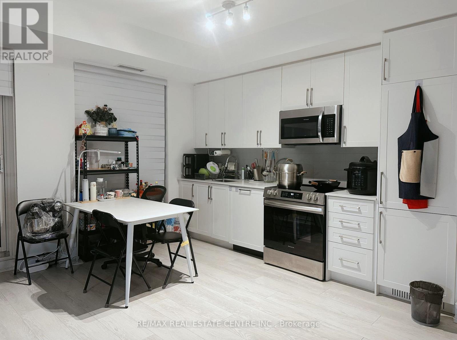 232 - 2450 Old Bronte Road Property Photo 9