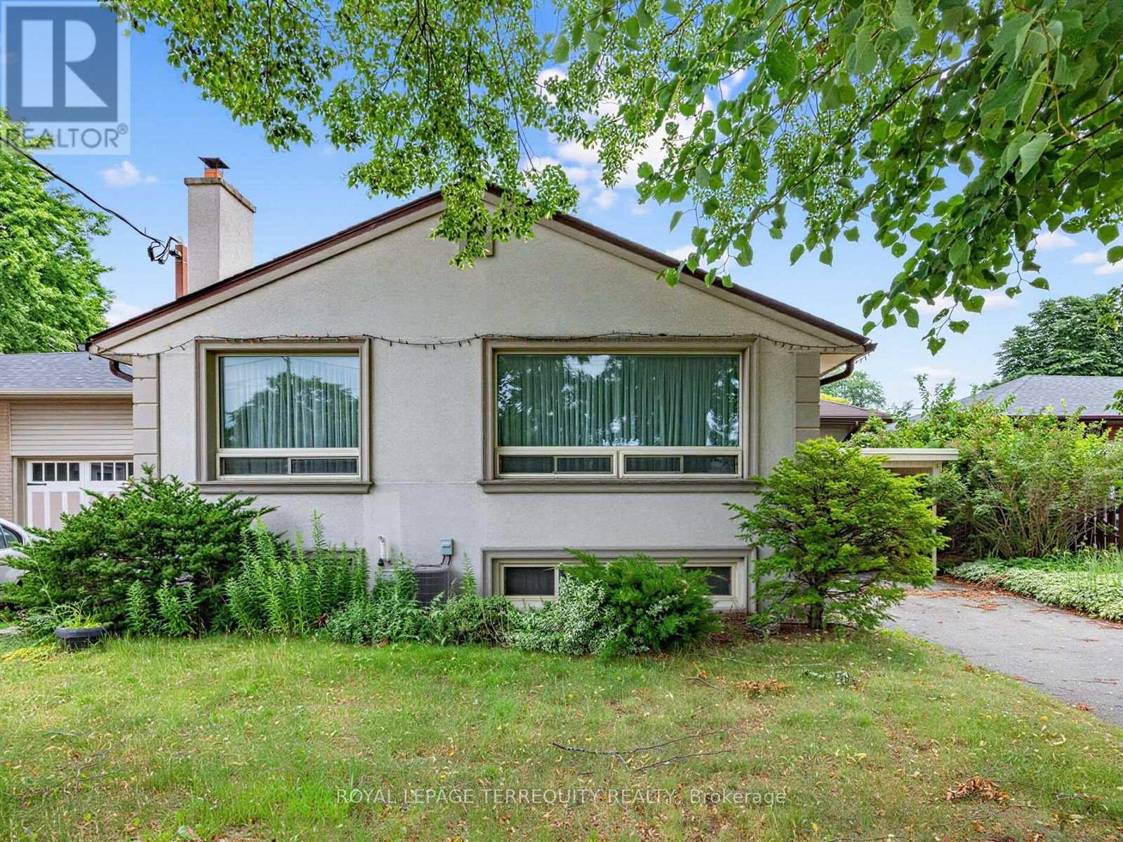 359 Renforth Drive Property Photo 4