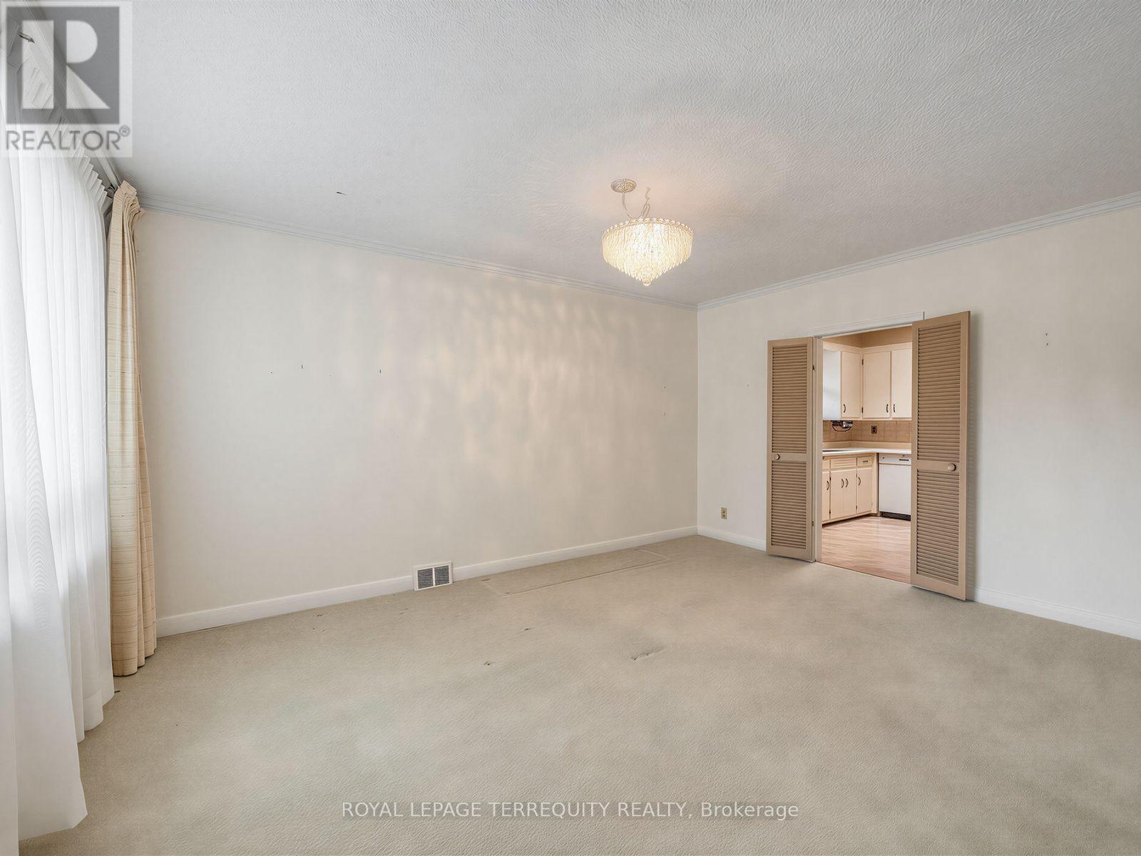 359 Renforth Drive Property Photo 7
