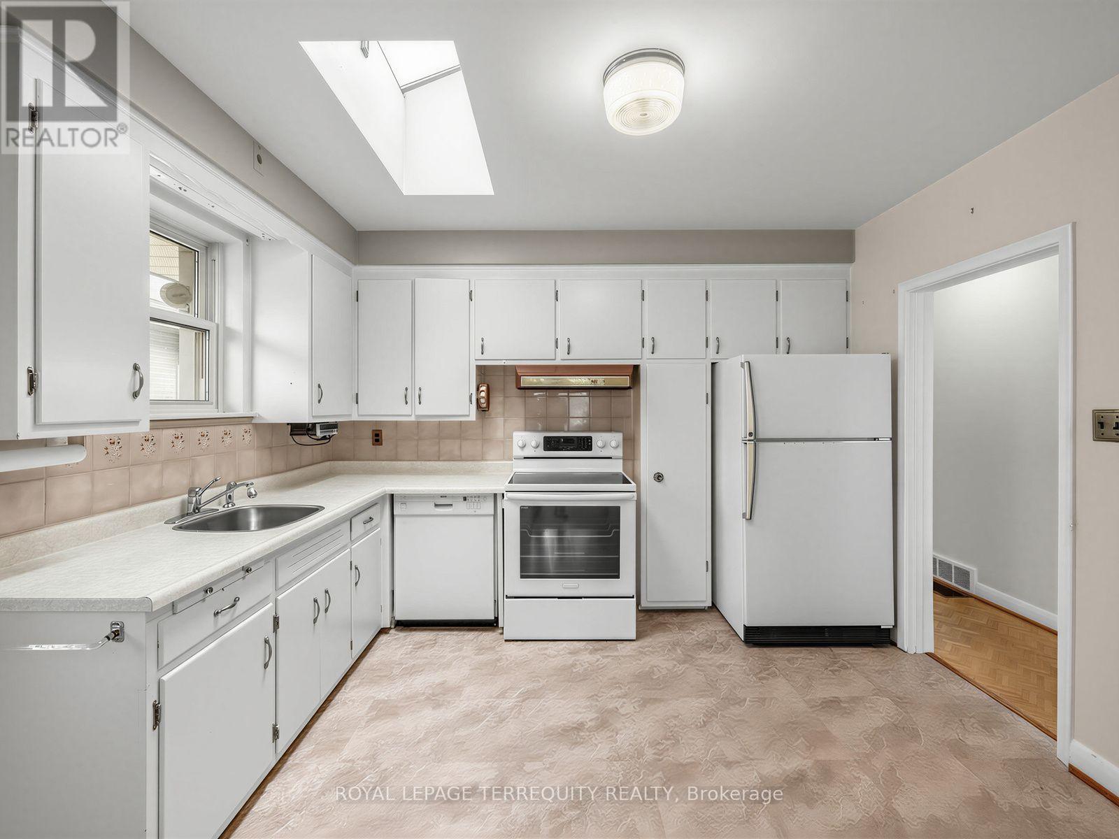 359 Renforth Drive Property Photo 11