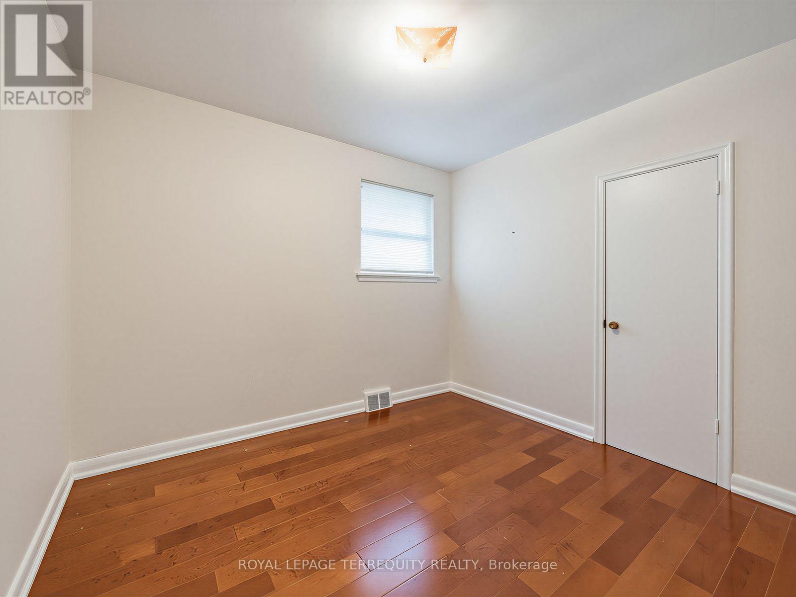 359 Renforth Drive Property Photo 18