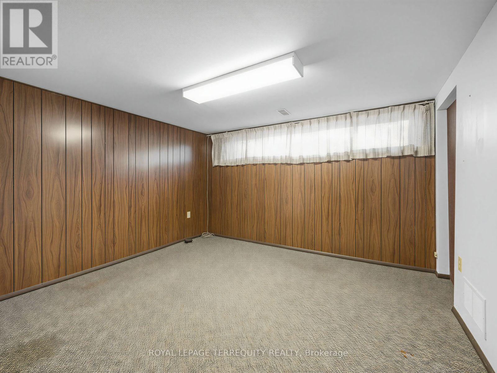 359 Renforth Drive Property Photo 24