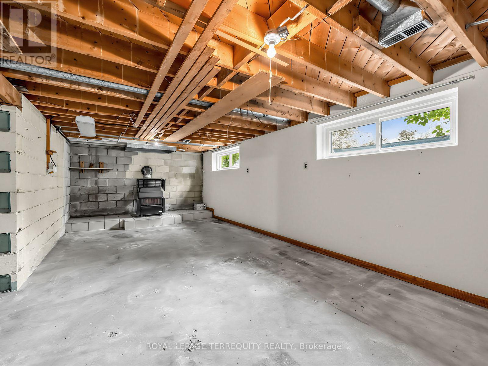 359 Renforth Drive Property Photo 27