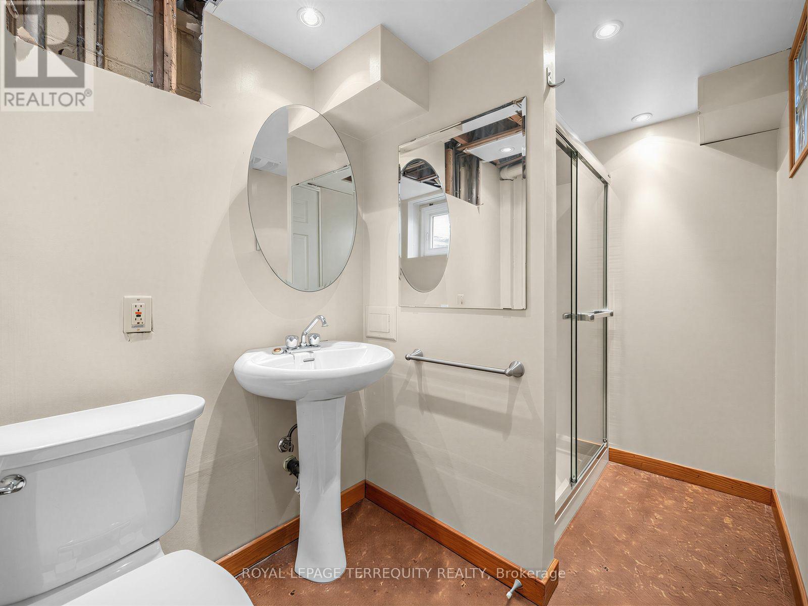 359 Renforth Drive Property Photo 28