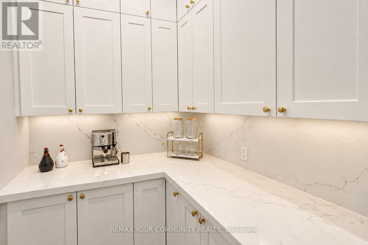 1415 Rebecca Street Property Photo 8