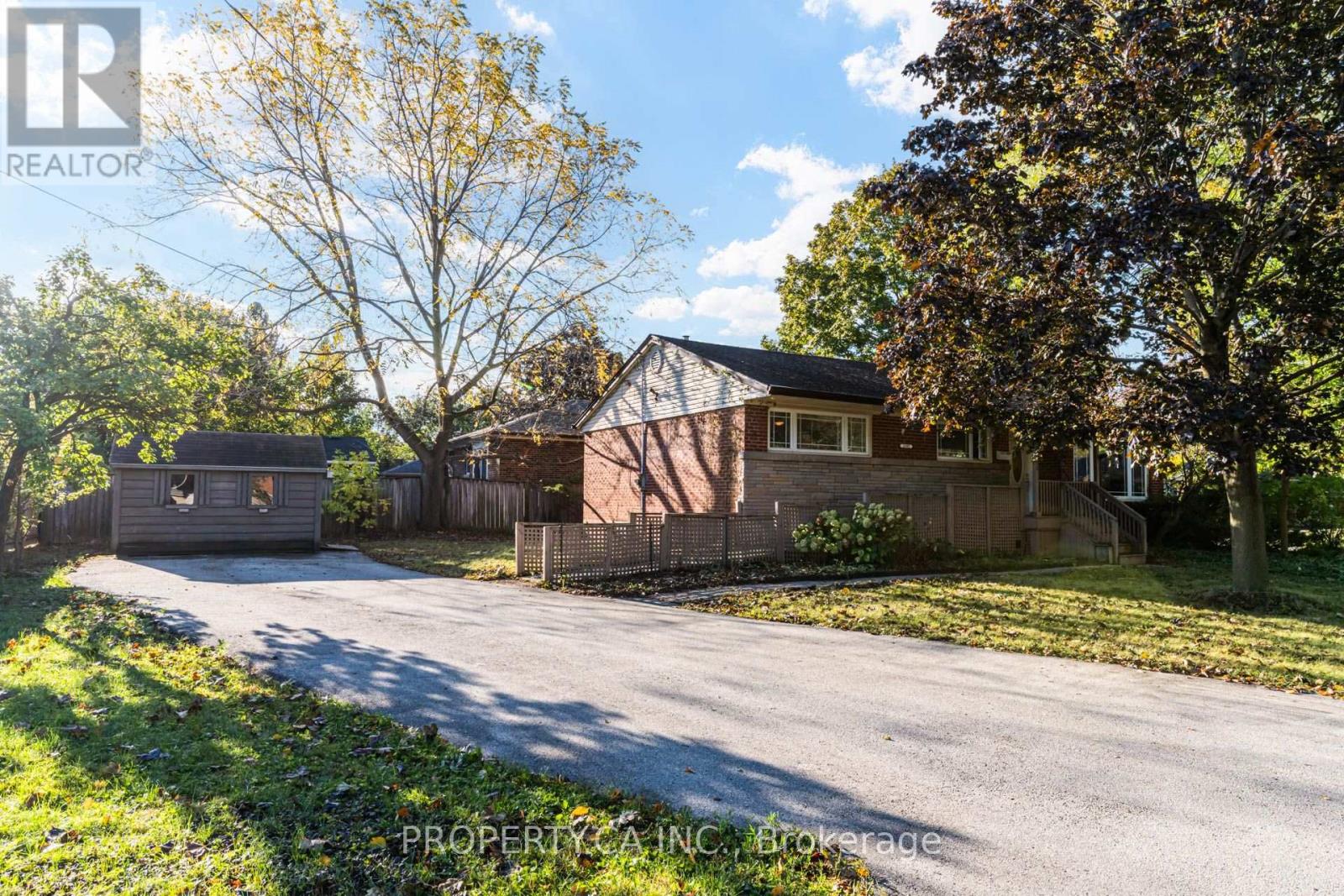 2302 Redfern Road Property Photo 1