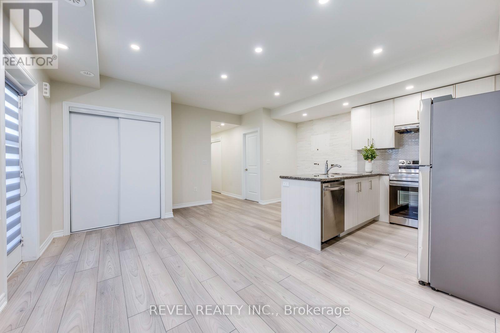 402 - 70 Halliford Place Property Photo 10
