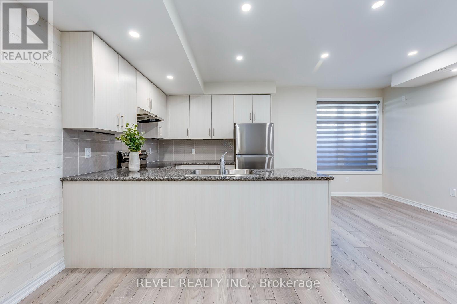 402 - 70 Halliford Place Property Photo 12