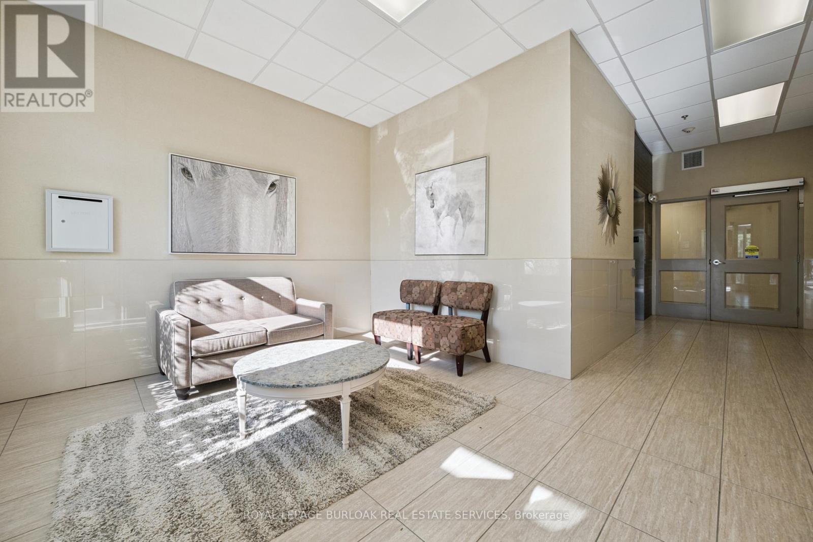 100 Bronte Street S Property Photo 3
