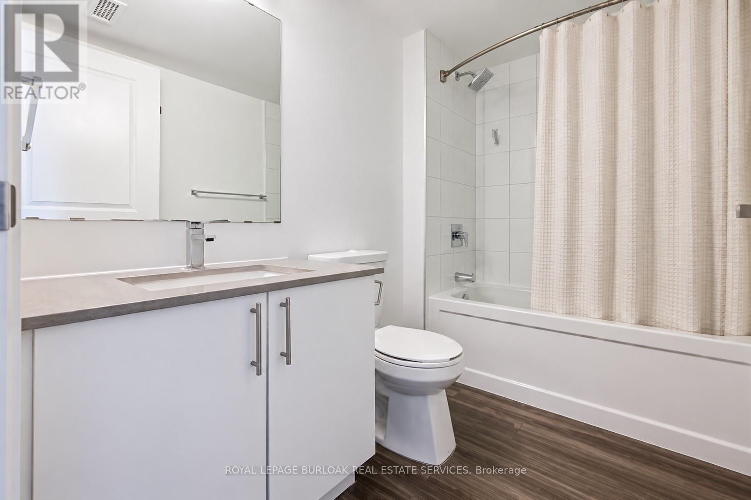 100 Bronte Street S Property Photo 12