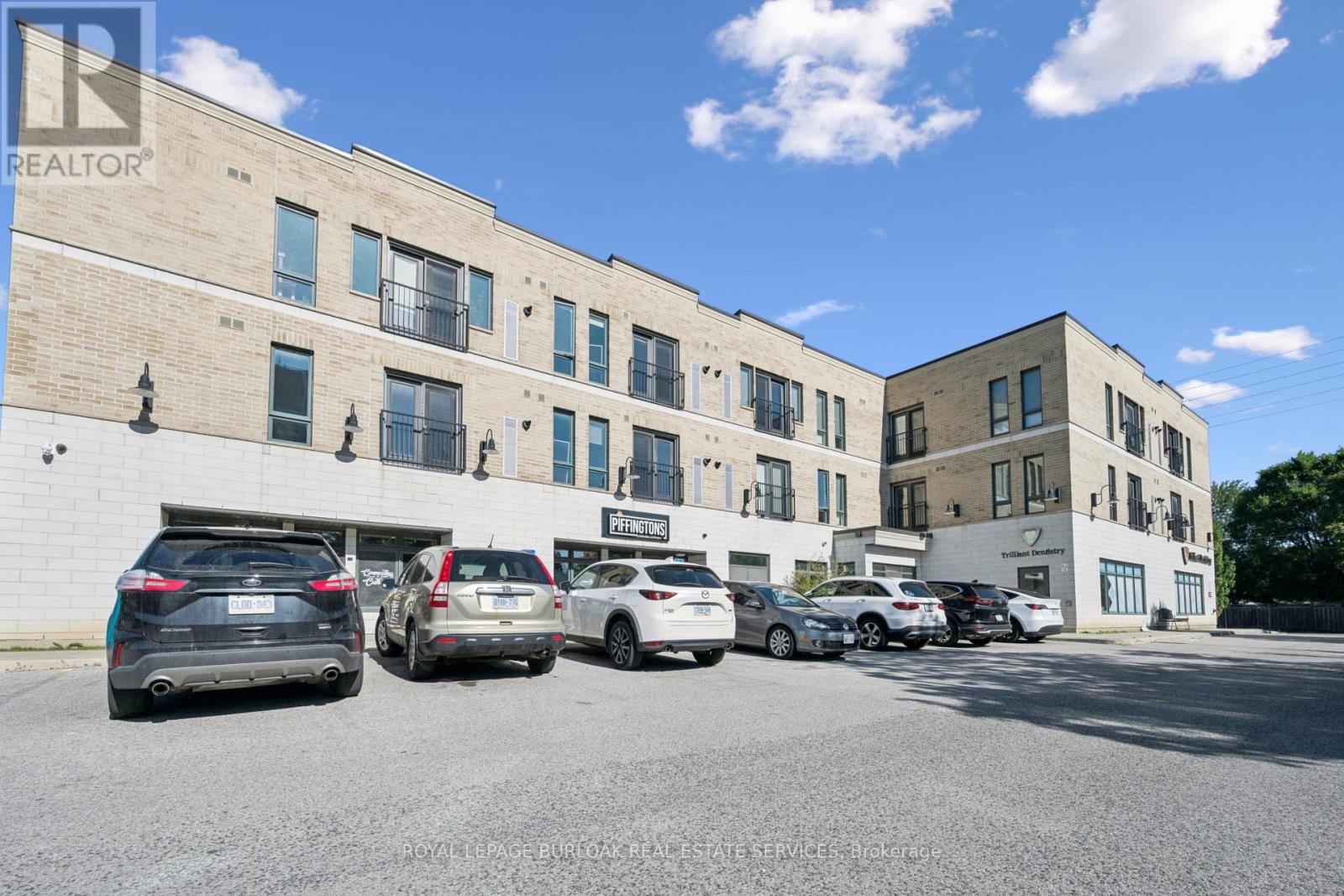 100 Bronte Street S Property Photo 13