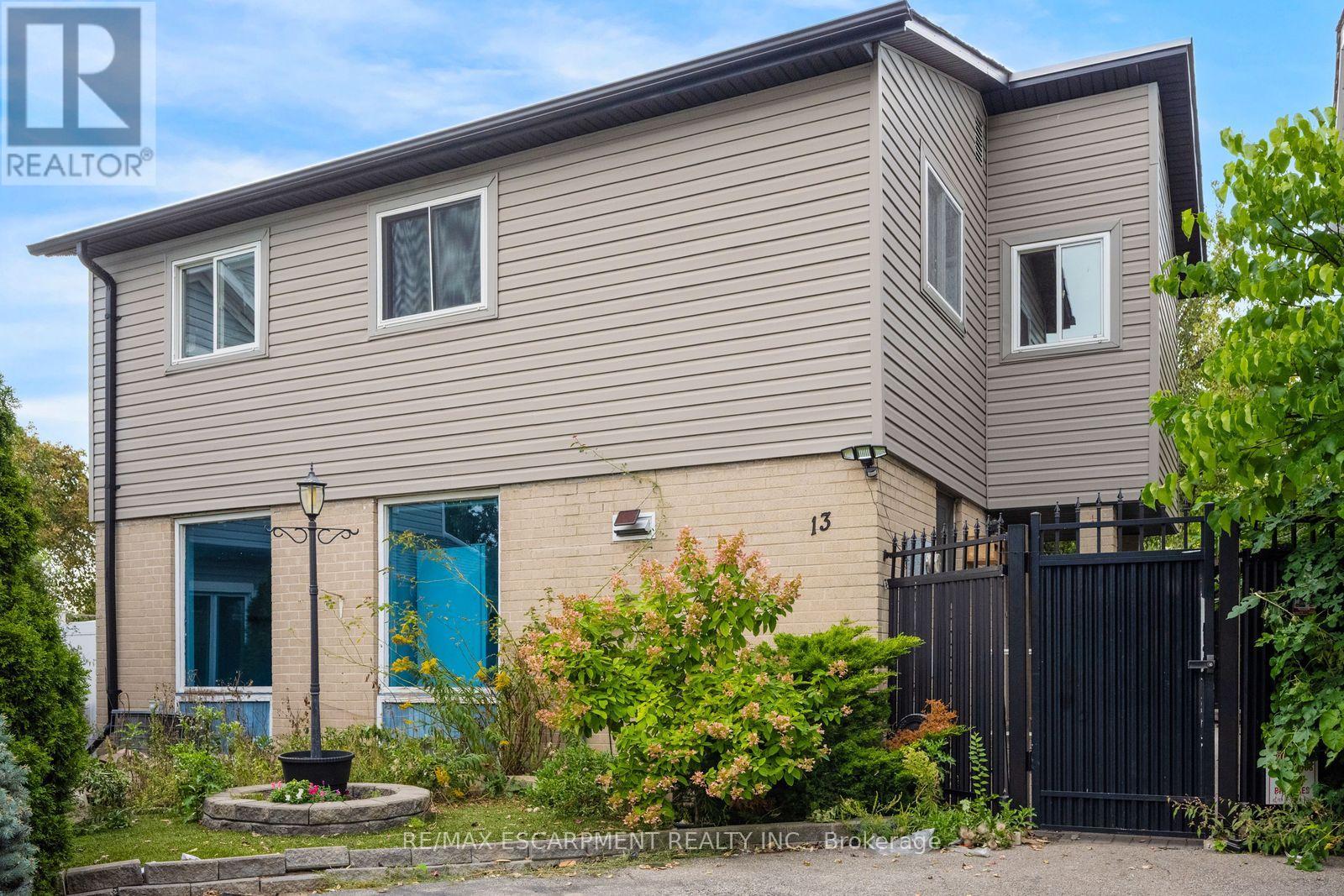 13 Holmstead Court Property Photo 1