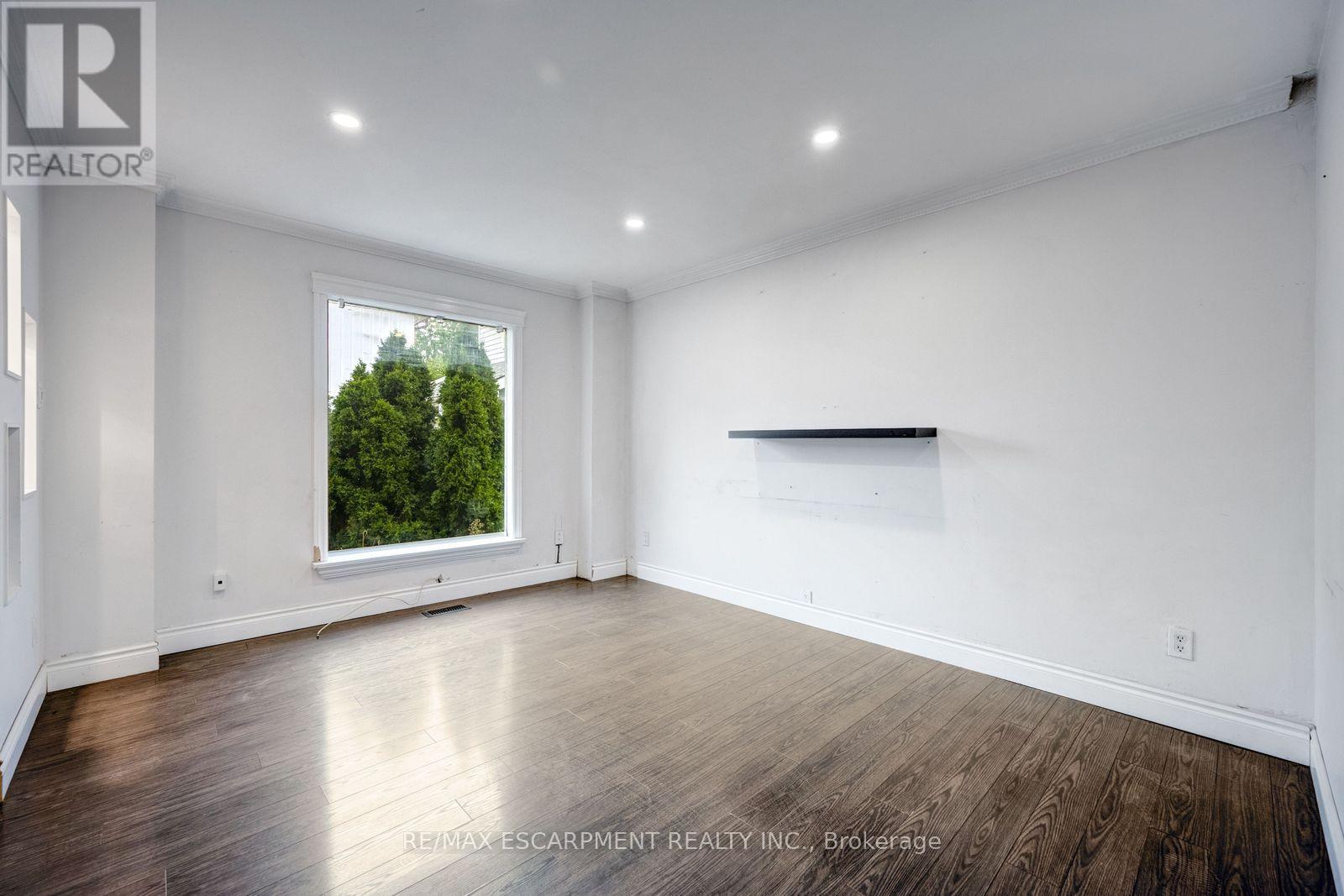 13 Holmstead Court Property Photo 6