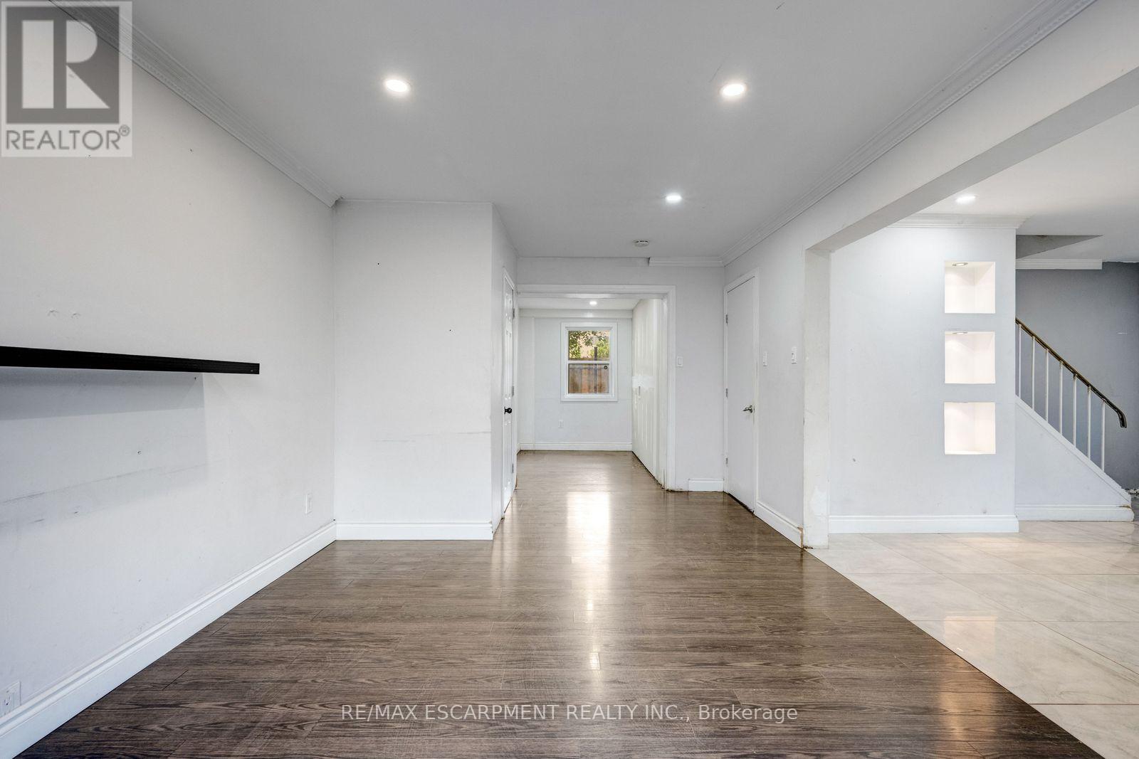 13 Holmstead Court Property Photo 7