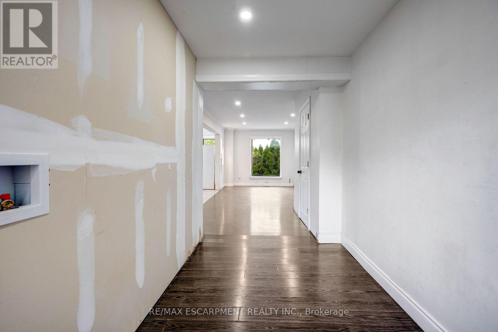 13 Holmstead Court Property Photo 8