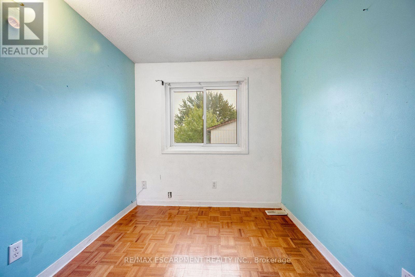 13 Holmstead Court Property Photo 15